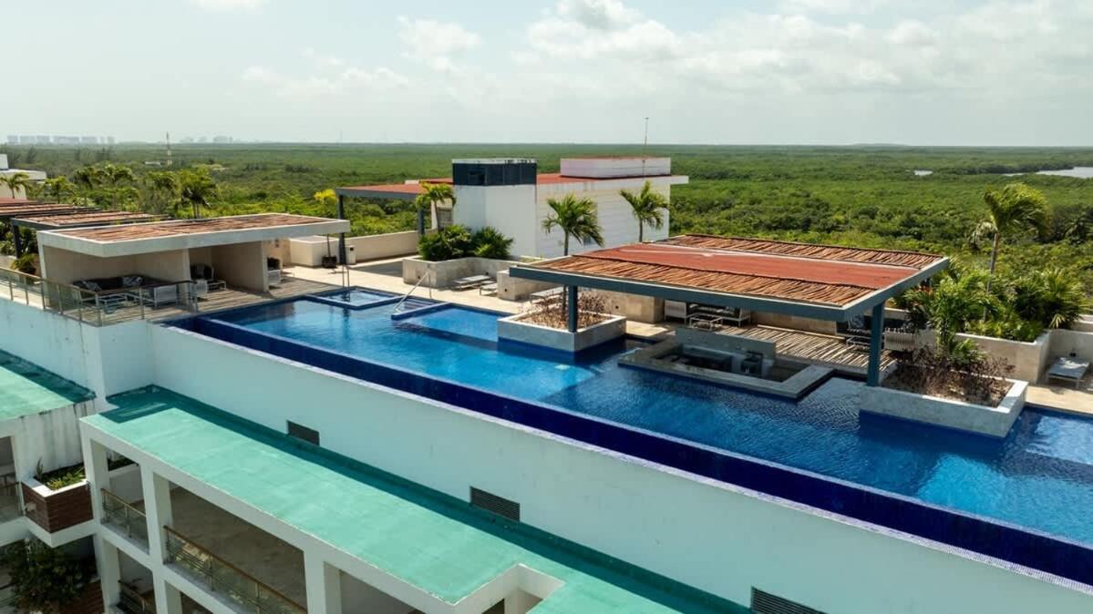 3BR Beachfront Luxury Condo w/ Great Features, foto 13