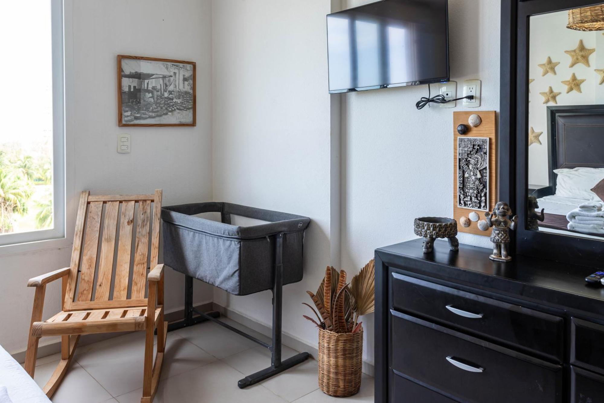 Beachfront Condo AC Pool WiFi Laundry, foto 11