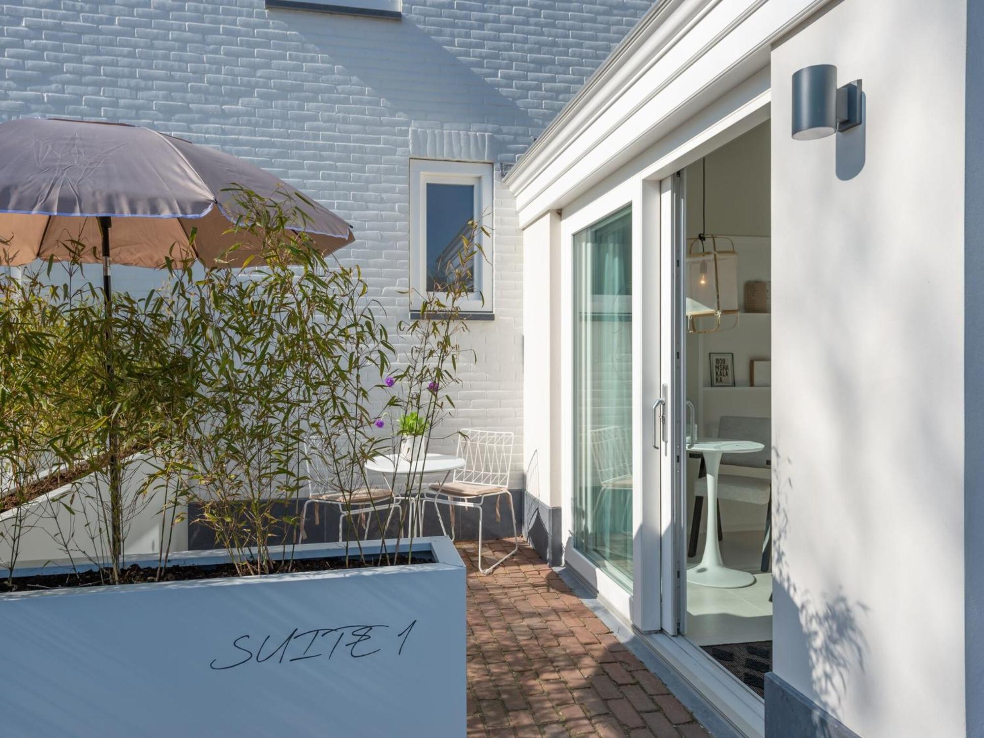 Pleasaing holiday home in Oostkapelle near centre