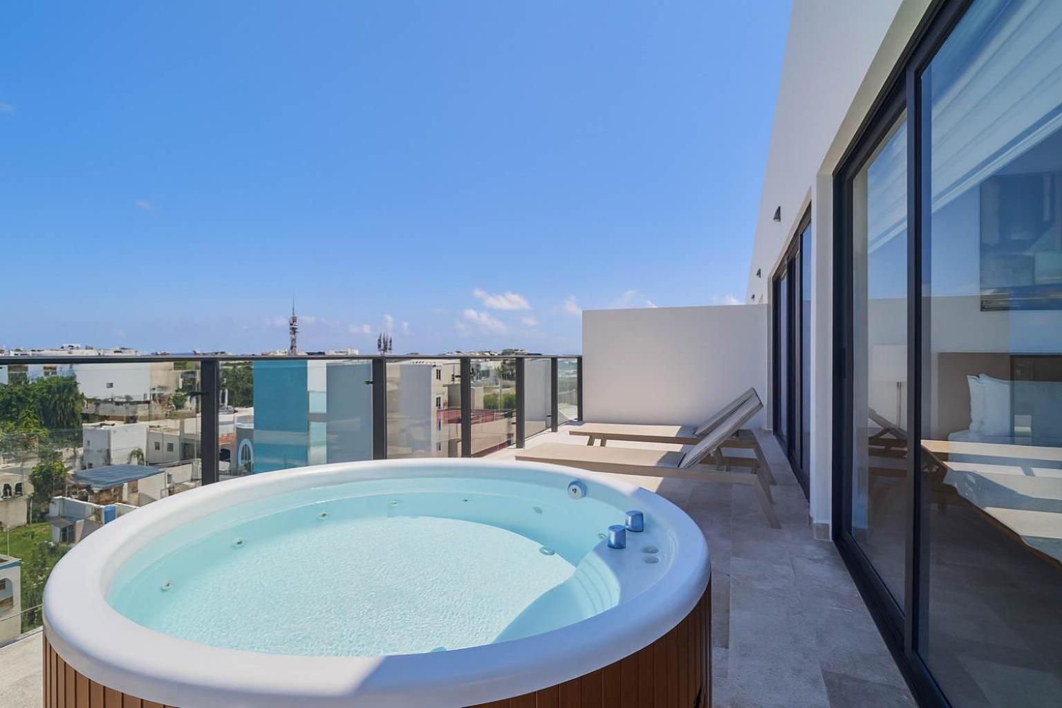 Luxury 2-Story Apt with Jacuzzi, imagen 2