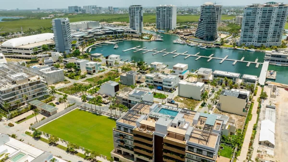 Luxury Penthouse with Private Rooftop, foto 8