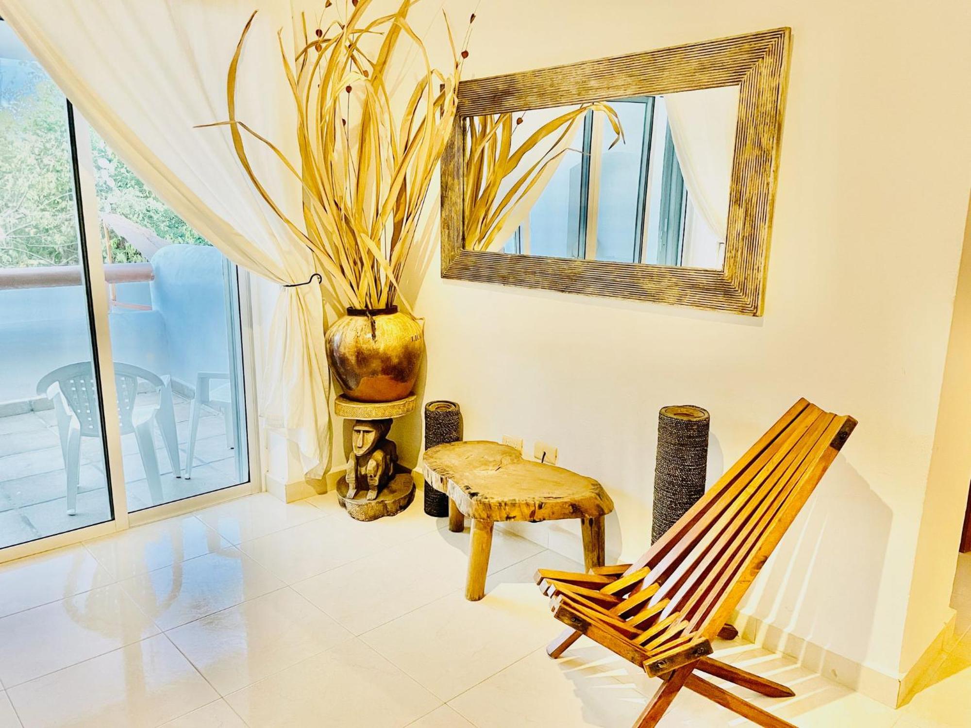 Deluxe Balcony Room With Swimming Pool Air Conditioning and Parking, foto 14
