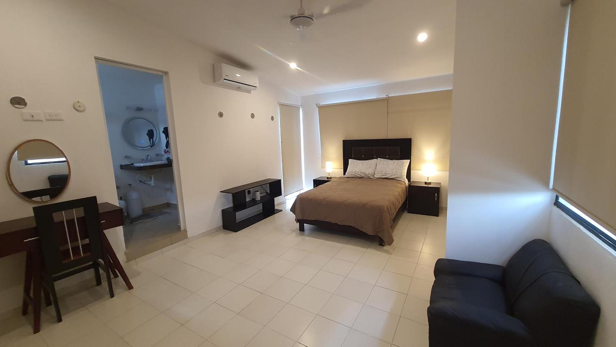 Amplia habitación AA, TV, Frigo, Céntrica, cerca de la T1, foto 7