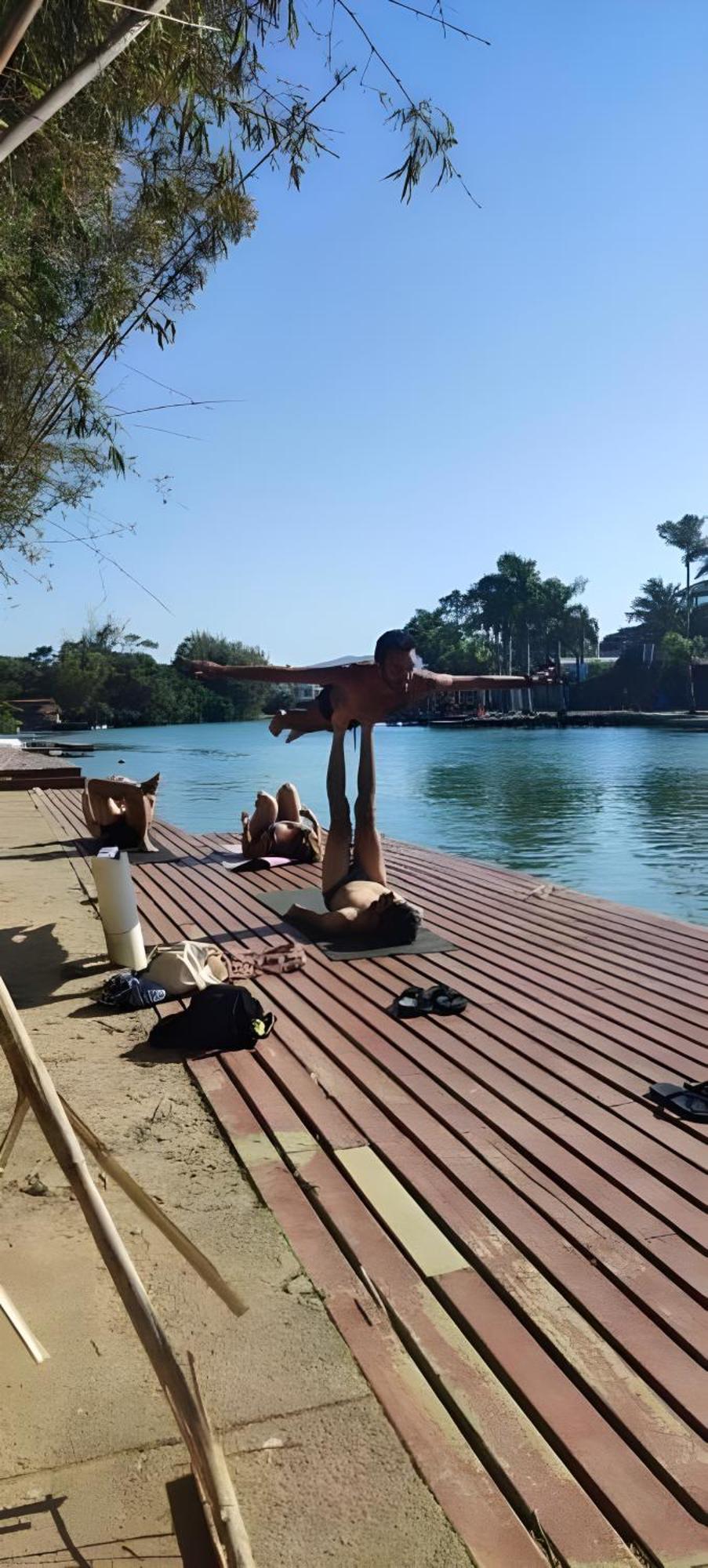 Nomades Riverside - Adventure Hostels & Coworking