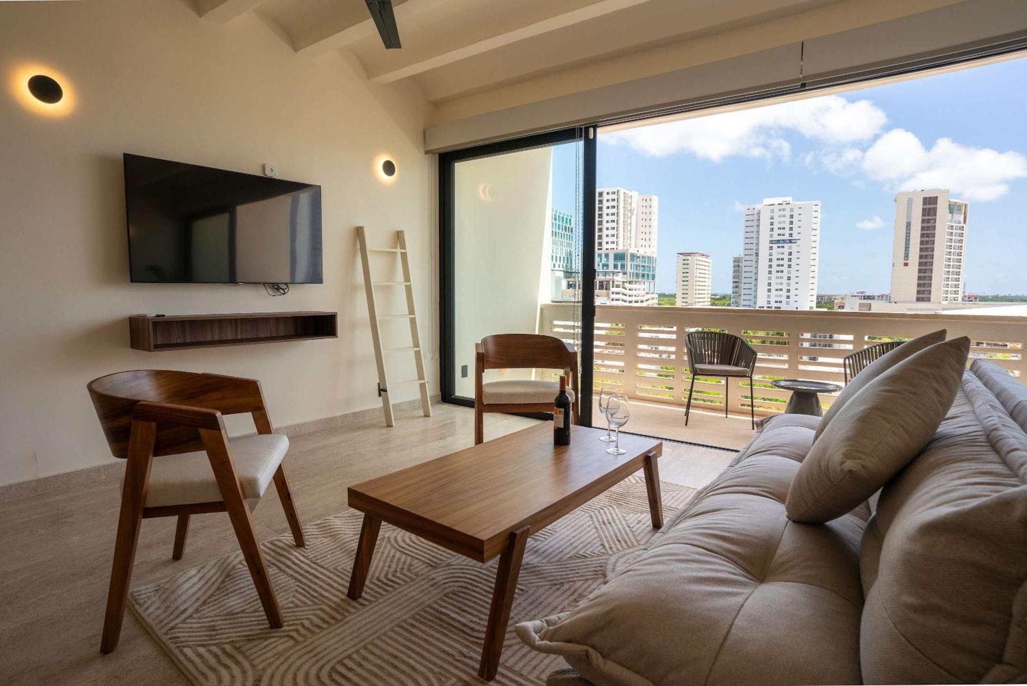 Remote Work Ready Studio with Coworking and Views, foto 16