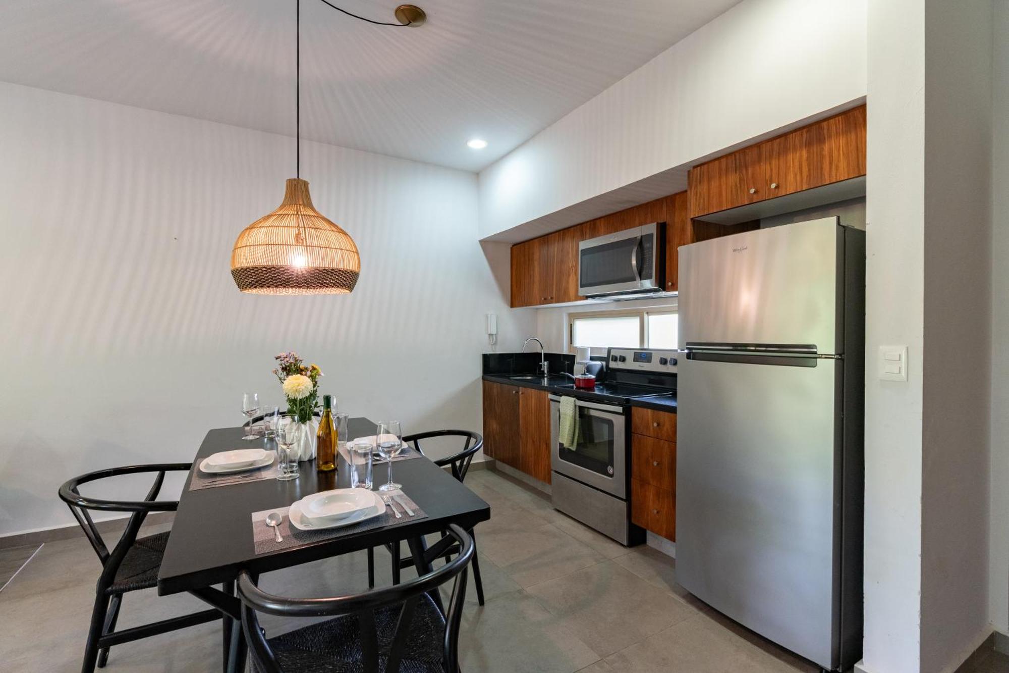 Spacious Condo with Pool in Gated Community, foto 14