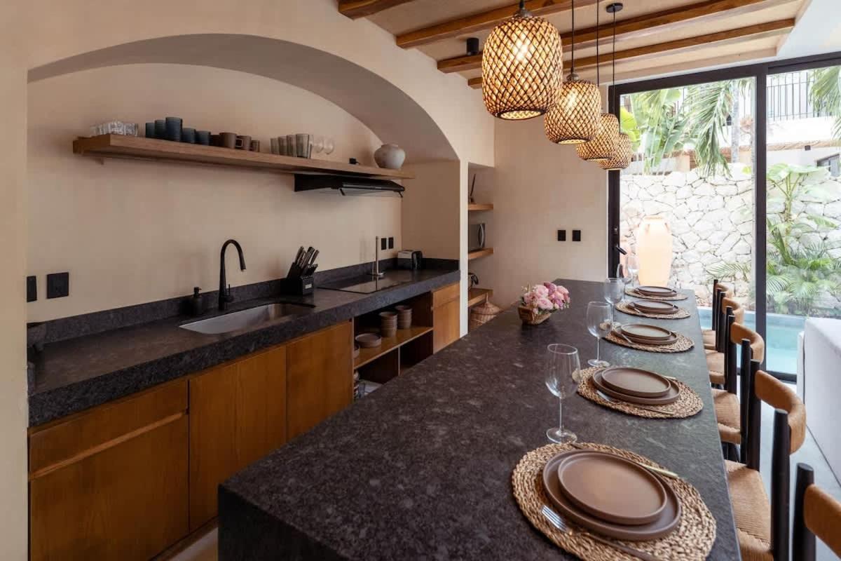 Spacious 6BR Luxe Villa with 4 Private Pools and Yoga Space Rooftop & Concierge, foto 15