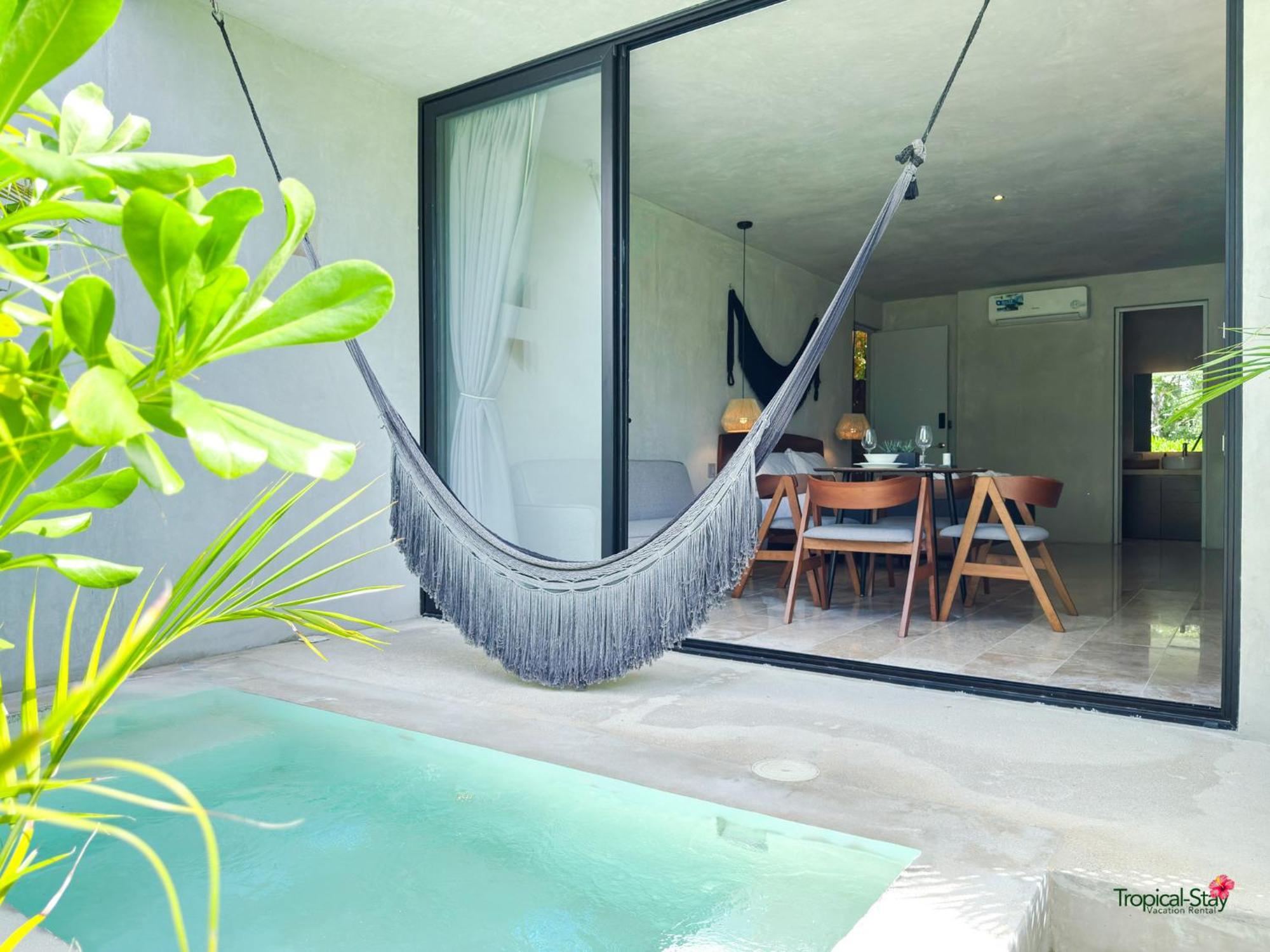Jungle Suite Private Pool King Bed Wifi 305, imagen 2
