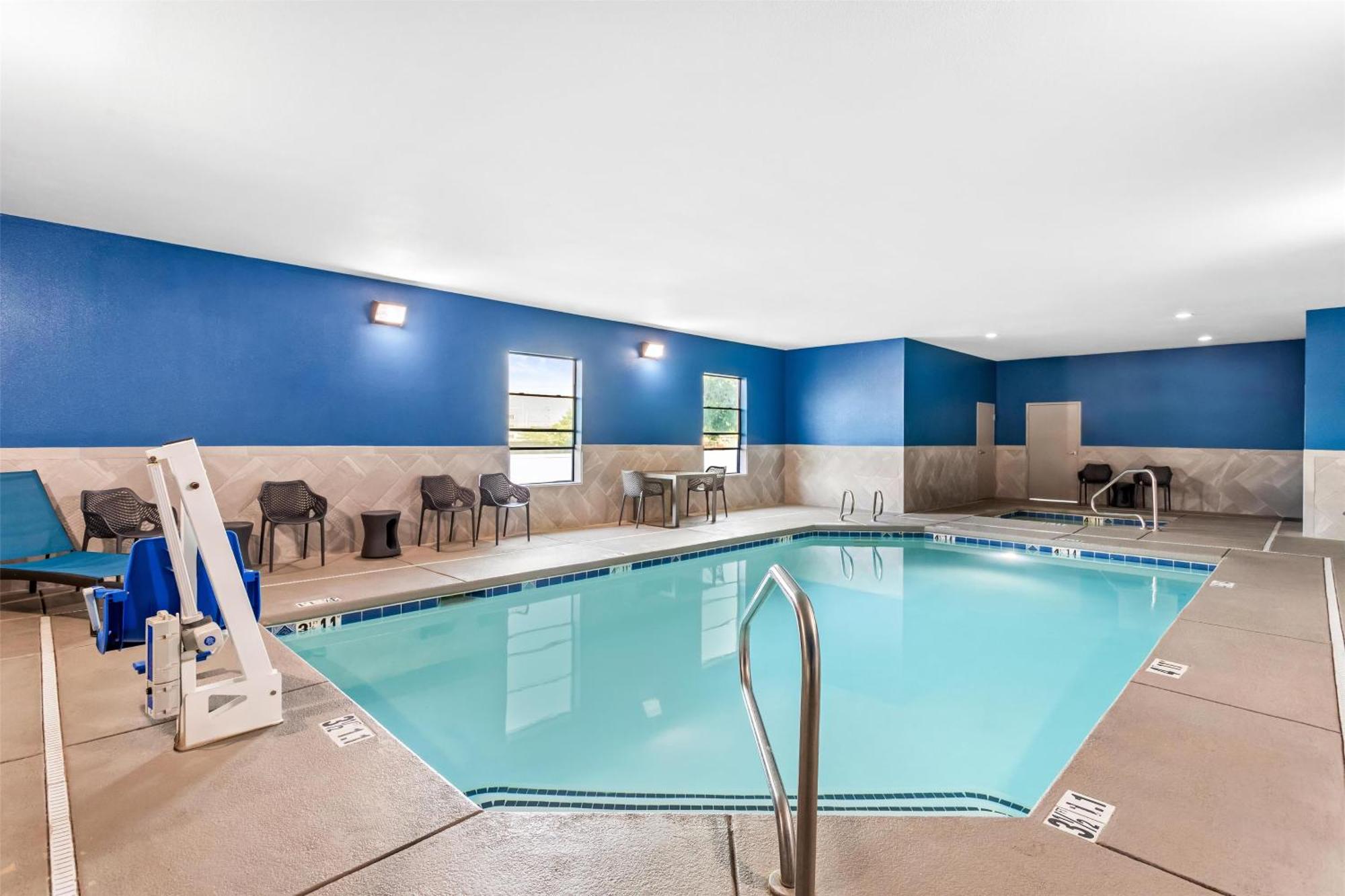 Hampton Inn & Suites Farmington — photo 5
