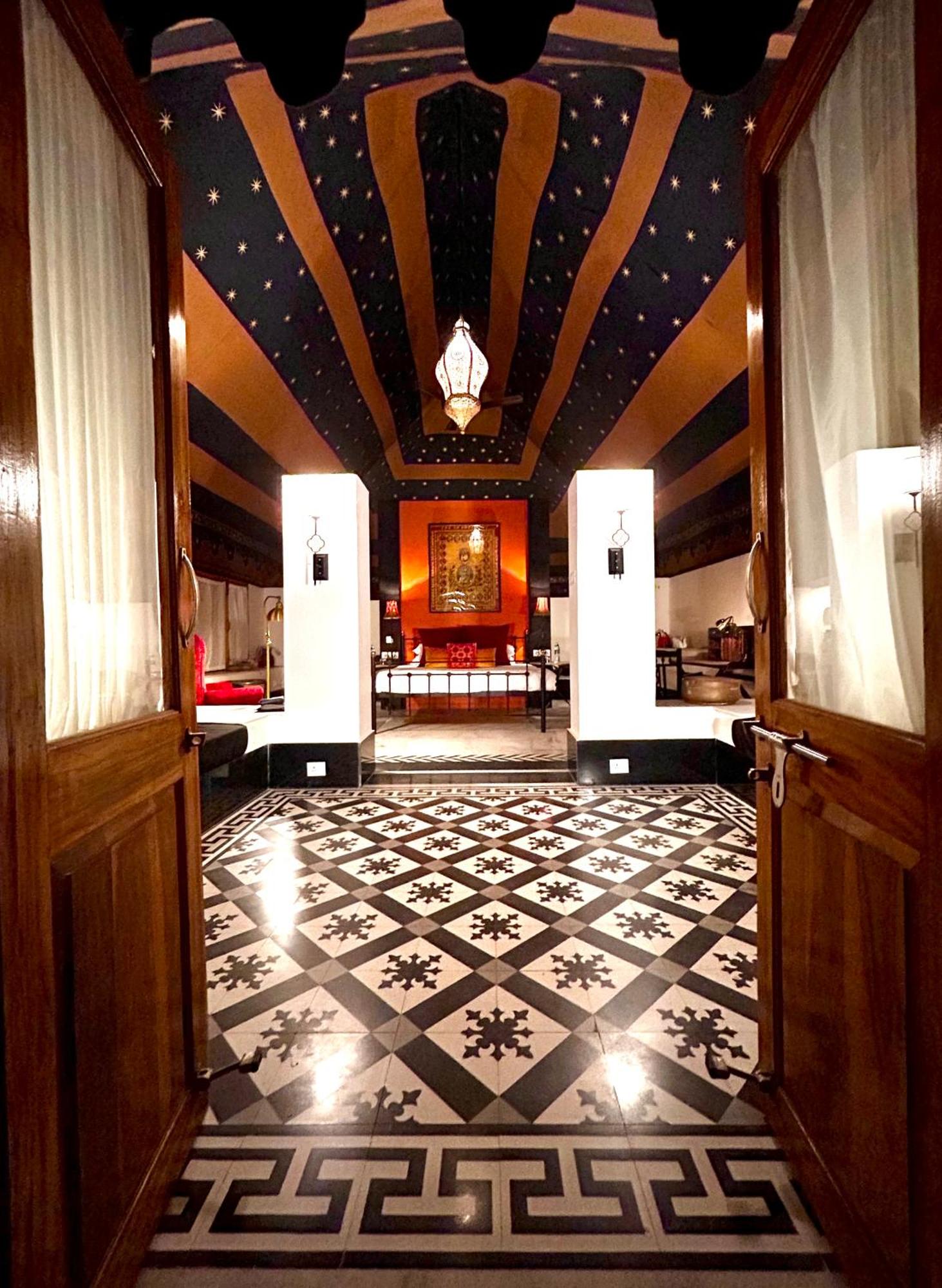 Reggies's Camel Camp,Osian