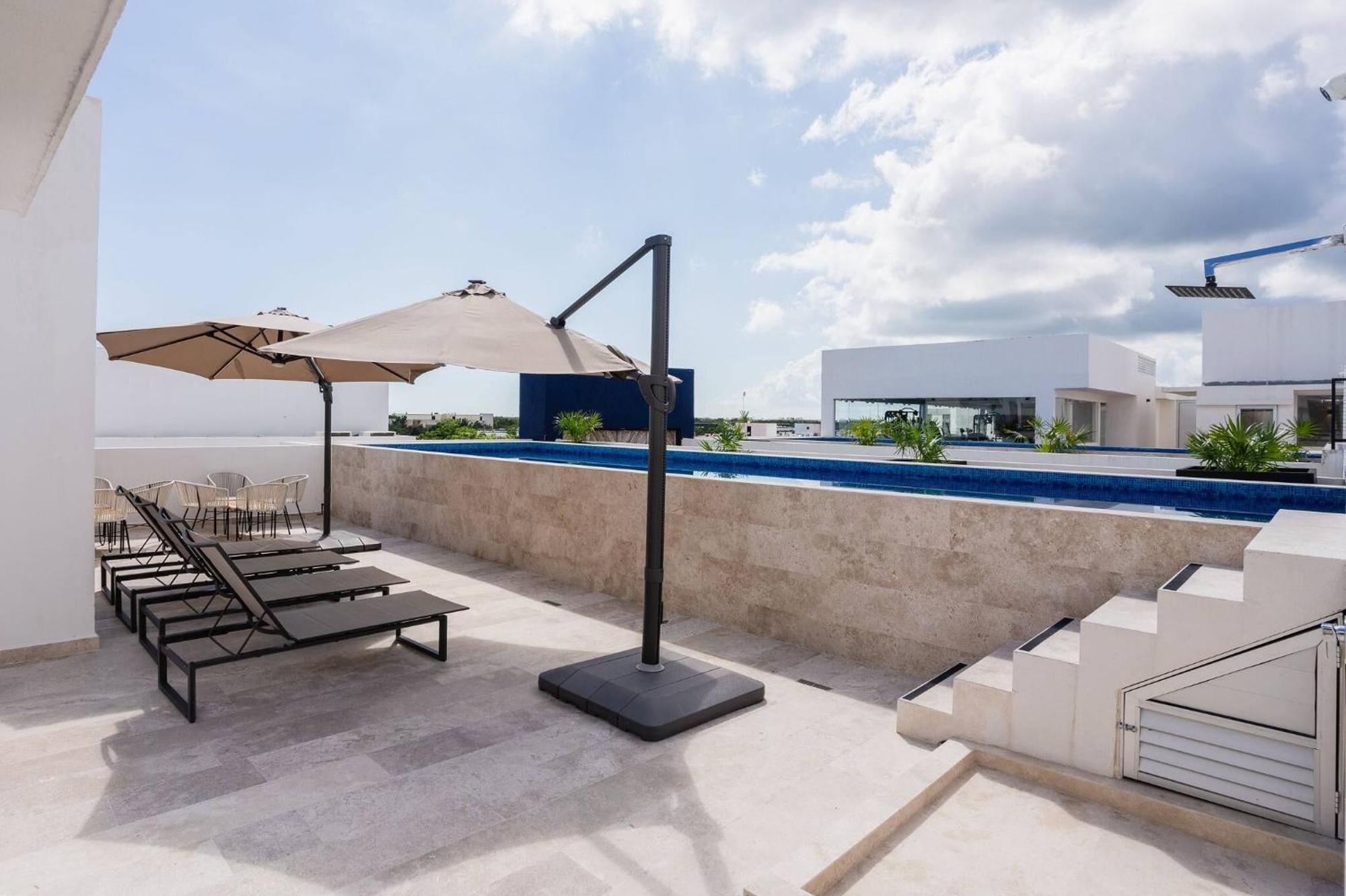 Modern and bright Rooftop pools gym cowork, foto 14