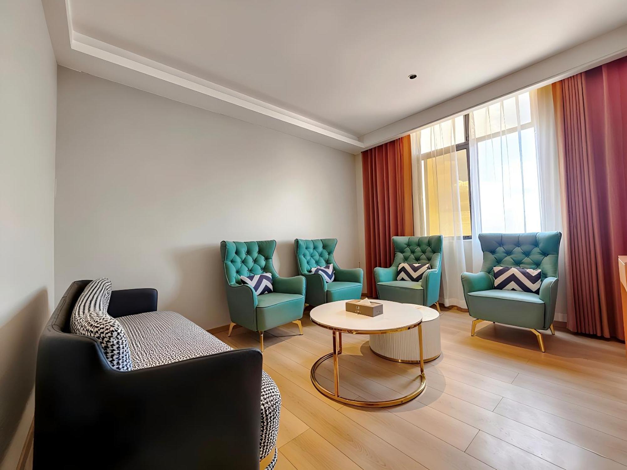 Flower International Hotel