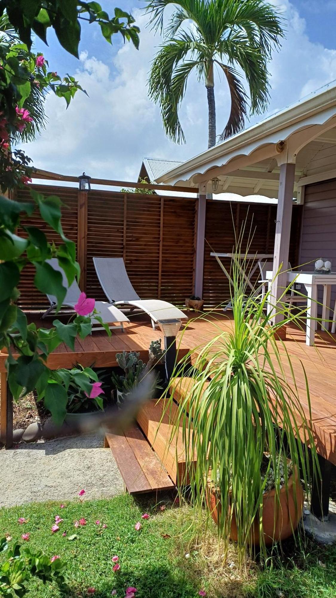 TI-MANGO 1km de la plage communale quartier résidentiel