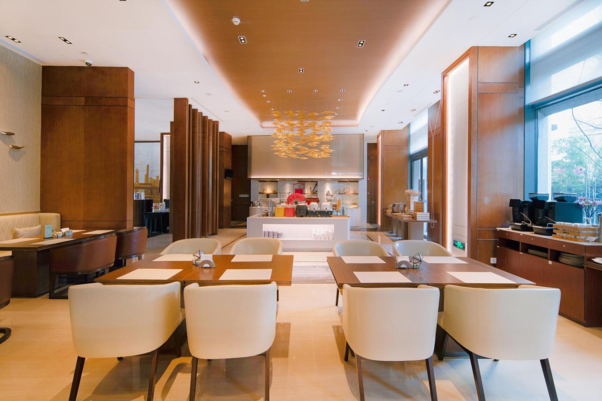 LJZ Supreme Tower Hotel — foto 4
