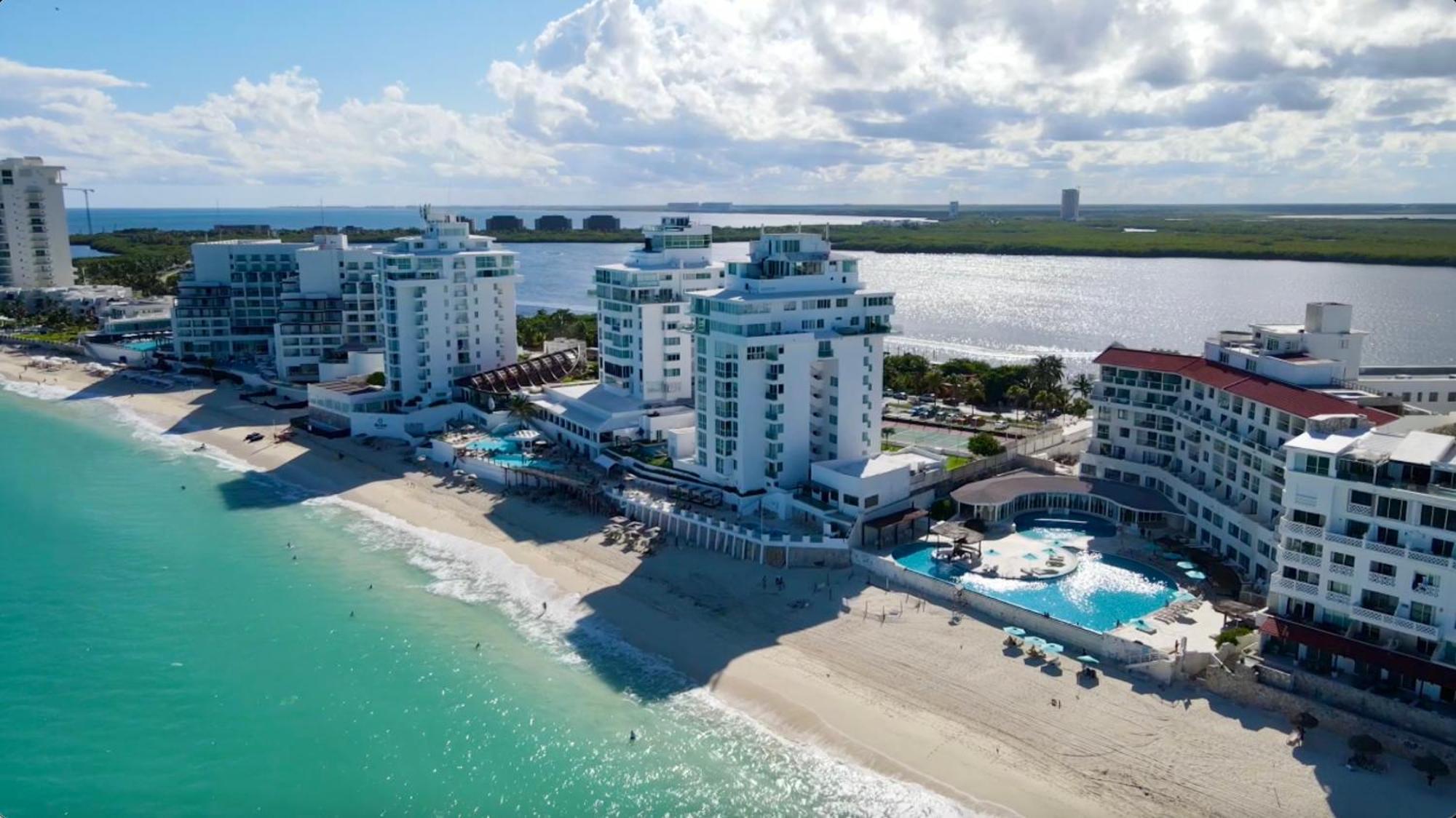 Designer 1 BDR private beach by Casa Paraiso, foto 7