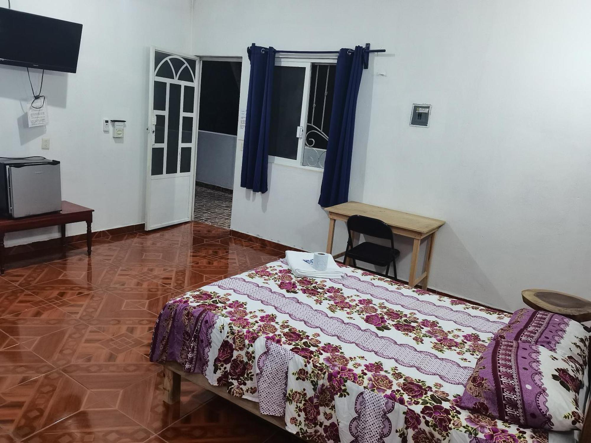 Blue Hotel, imagen 3