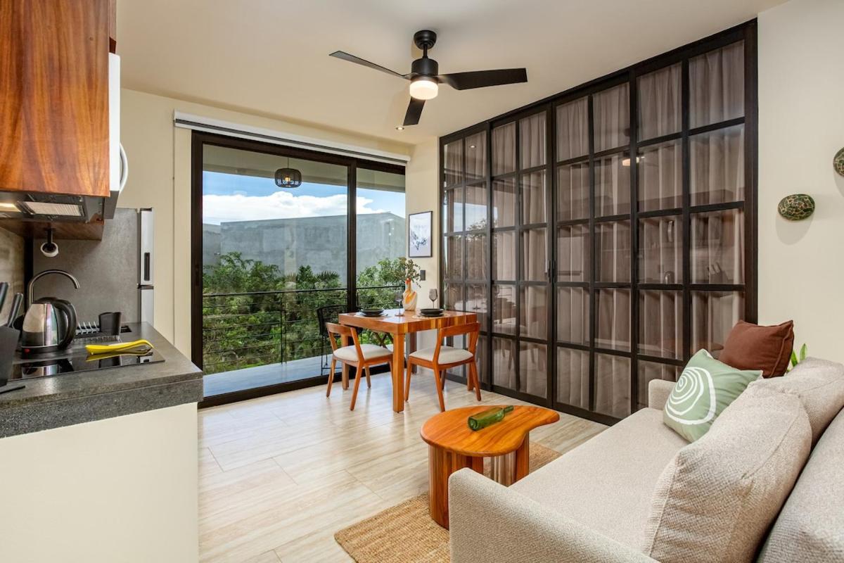 Beautiful and Bright studio close to the sea, foto 13