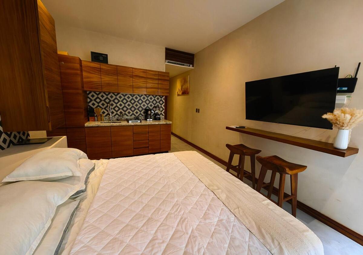 Chic Studio Private Pool & Beach Club access, imagen 4