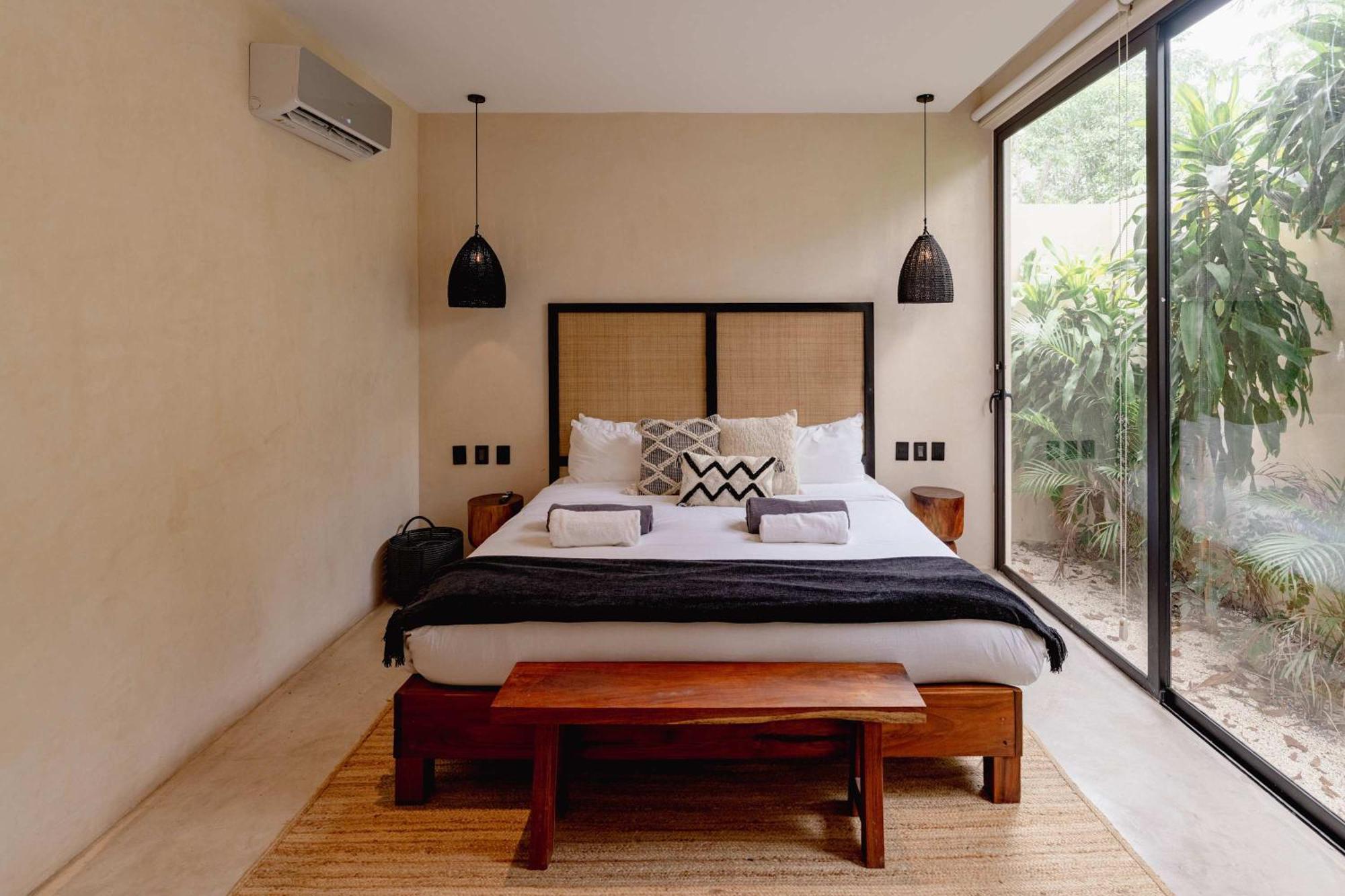 Luxe 3BR Villa - Two Private Pools including Rooftop Modern Boho Style, foto 15