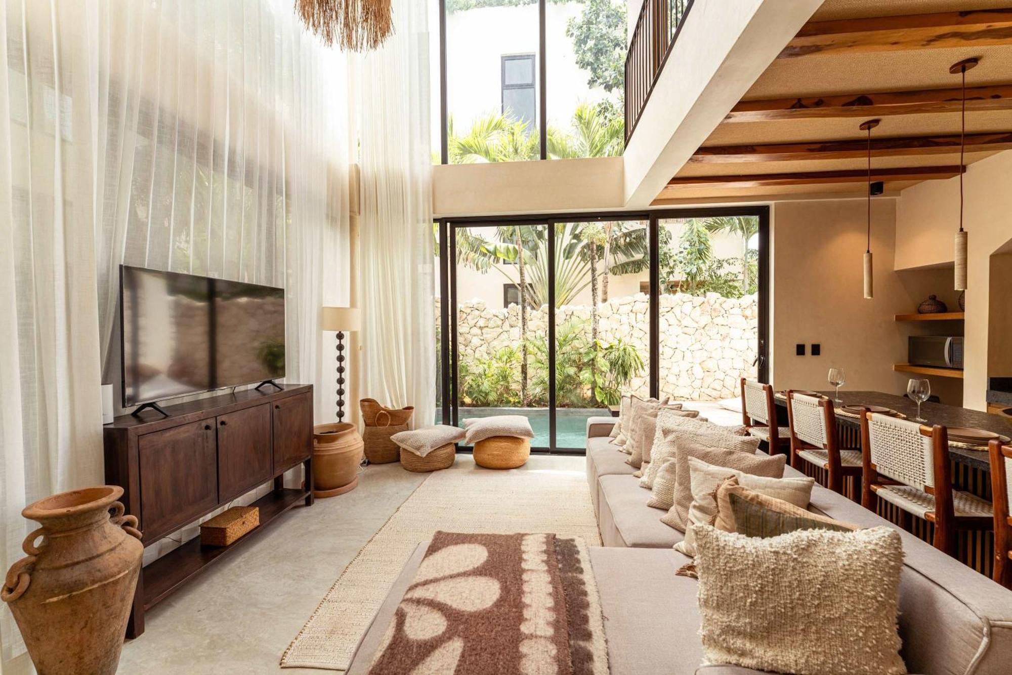 Chic 3BR Villa - 2 Pools with Rooftop Pool Modern Boho Design, imagen 3