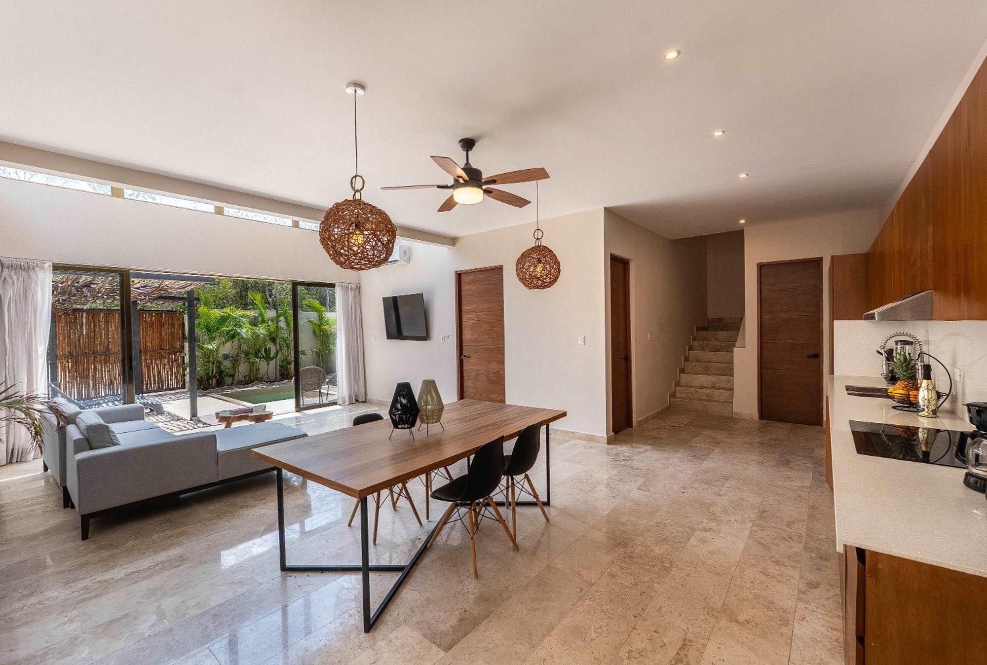 Chic 6BR Dual villa with 4 Private Pools & Concierge, imagen 5