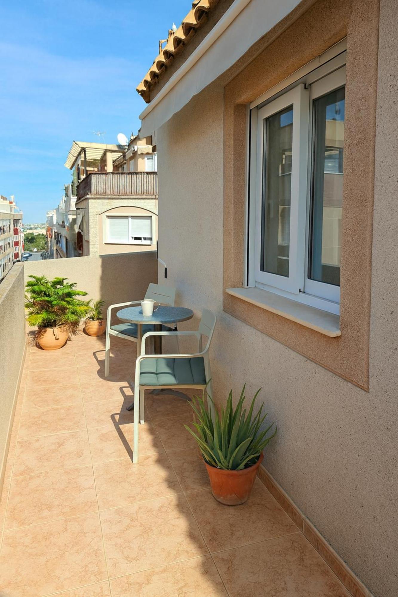 Sunny Penthouse with Large Terrace - Walk to Beach PMT25