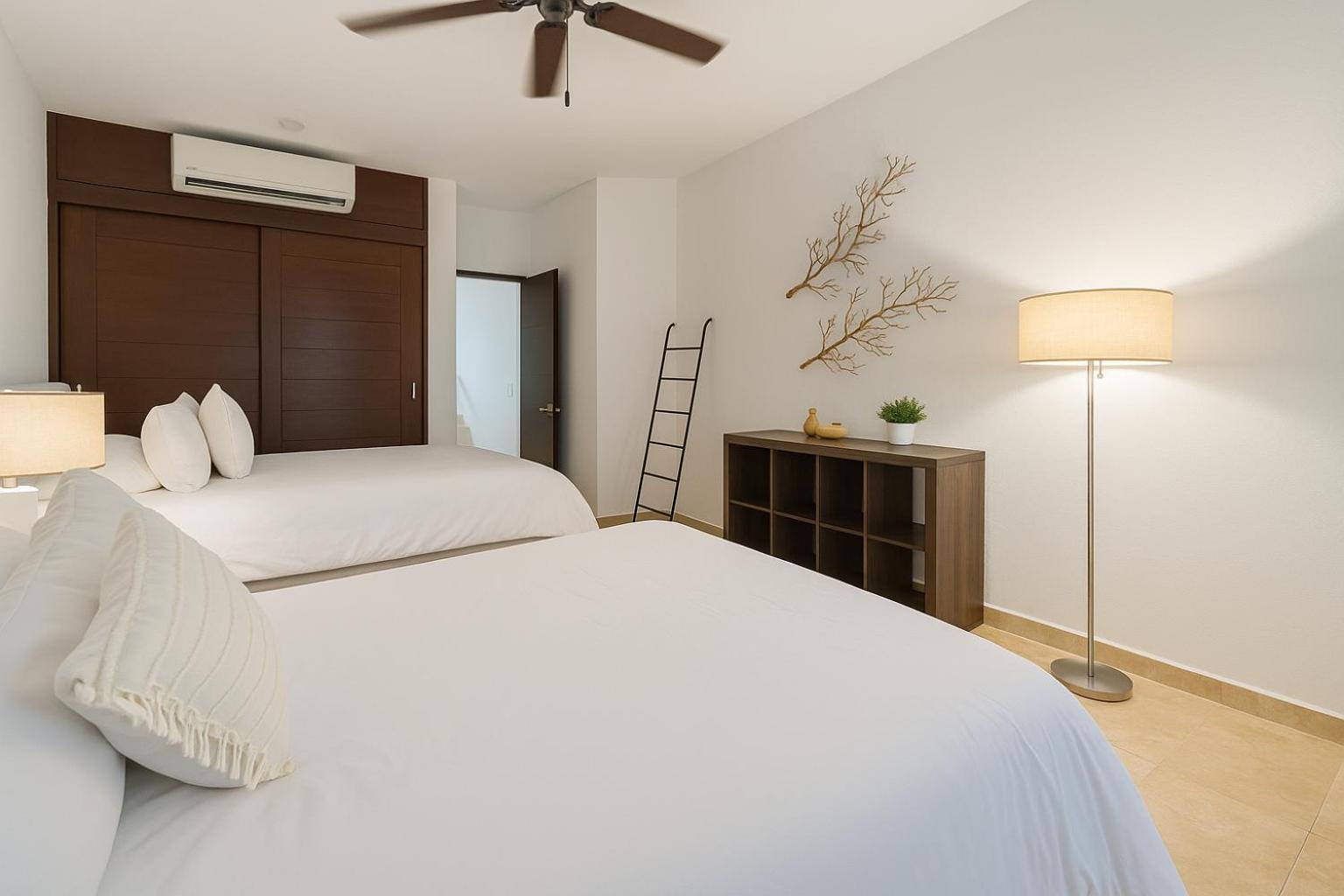 High-End Waterfront Condo at Secrets Waters, foto 13