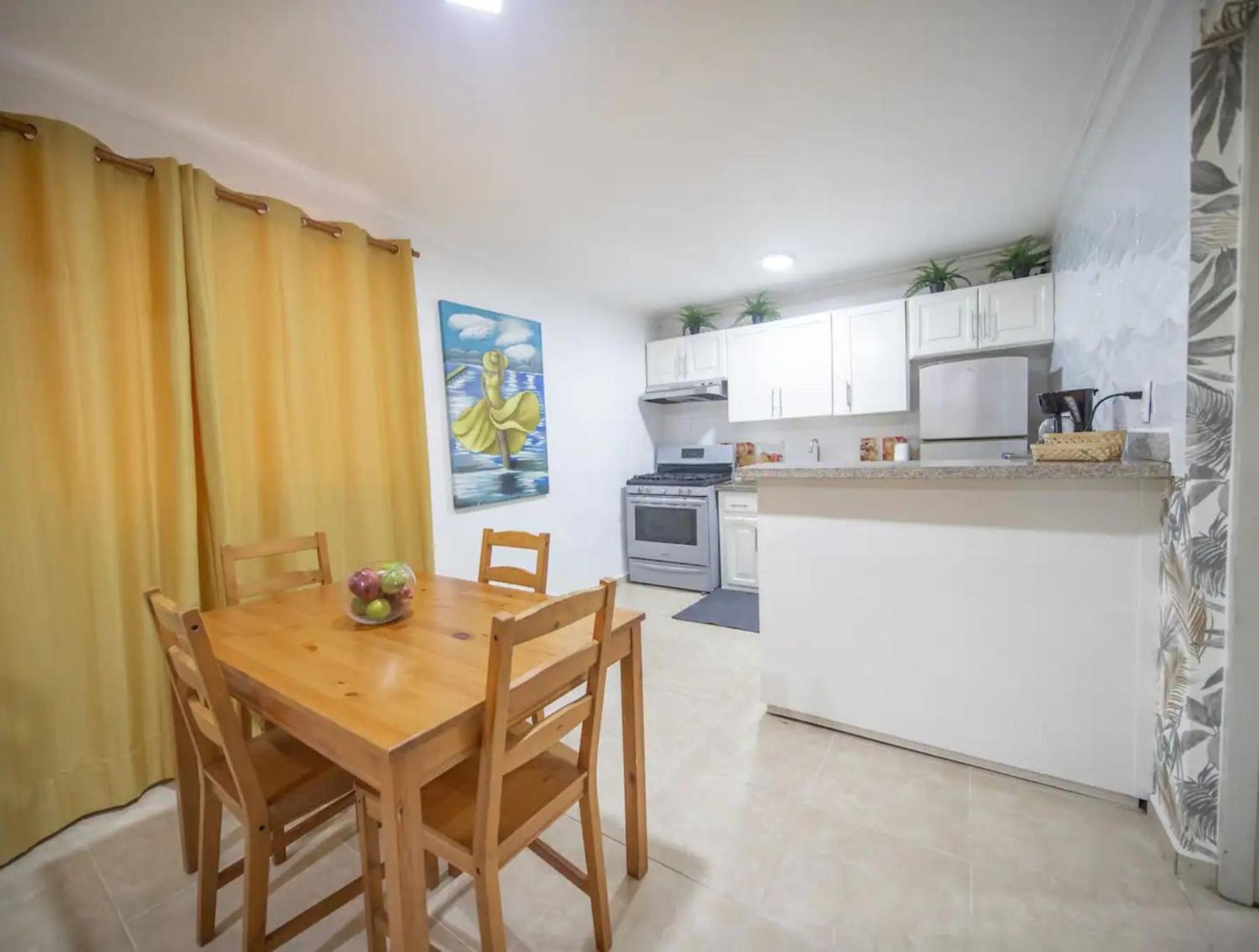 Stylish 1r-1b Apt Near The Beach And Main Street, imagen 5
