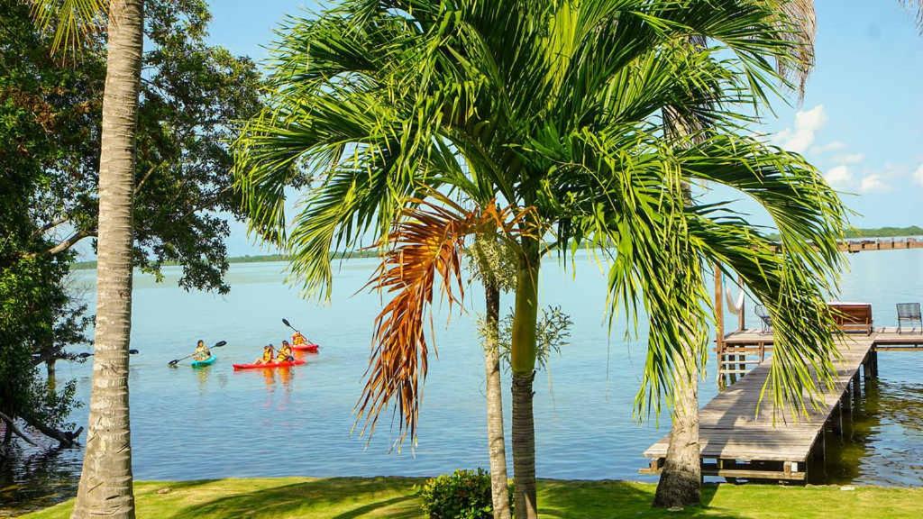 7BR Beautiful Waterfront Villa - Perfect Getaway, foto 7