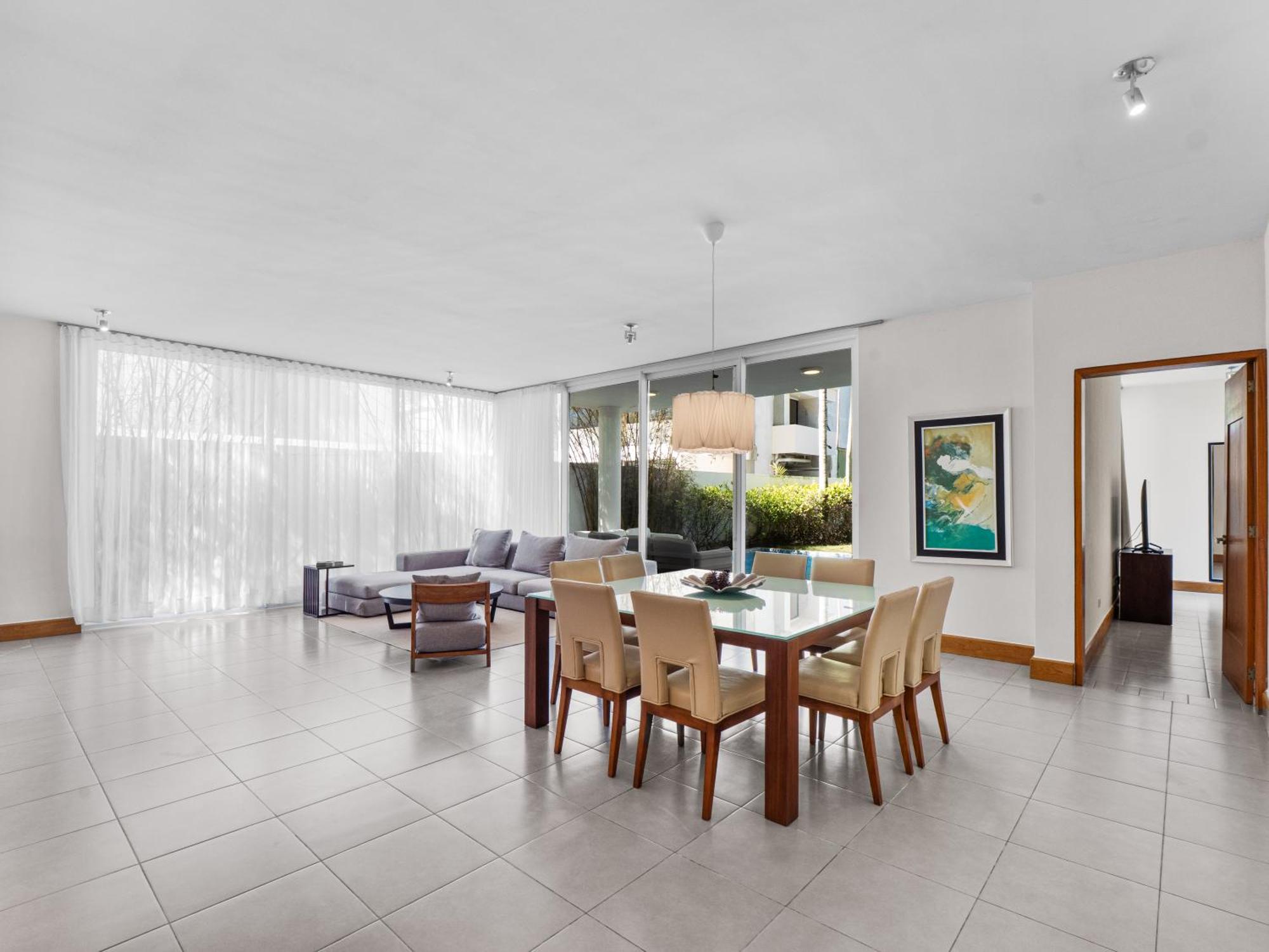 Stay at Ultravioleta Cabarete Beachfront Apartments by EvoKey, imagen 2