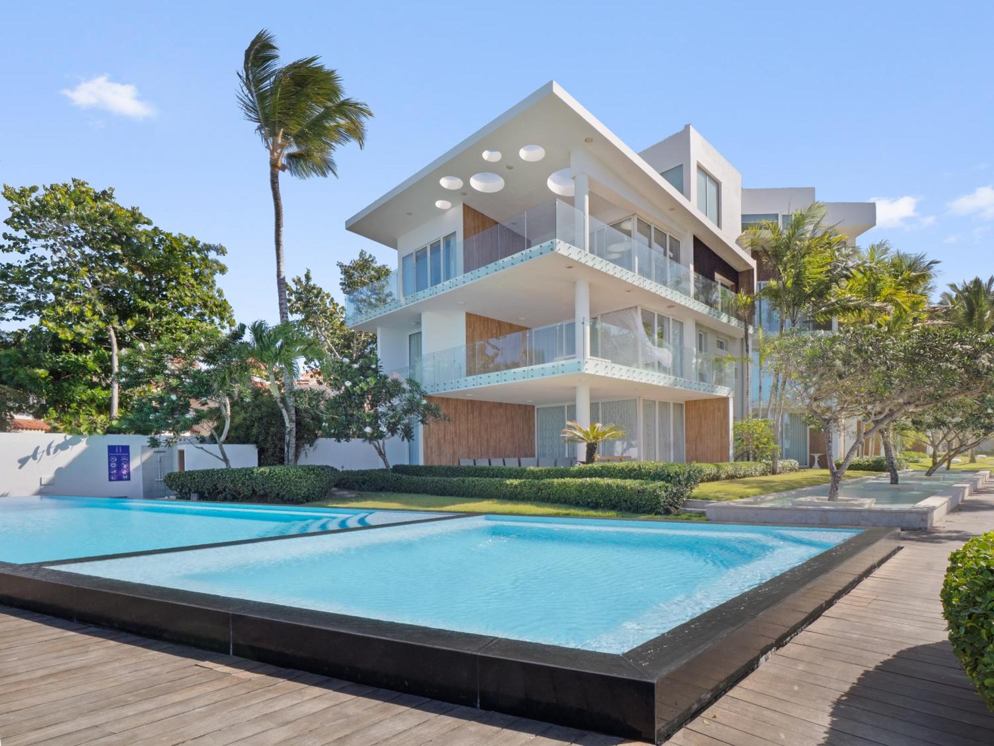 Stay at Ultravioleta Cabarete Beachfront Apartments by EvoKey, imagen 4
