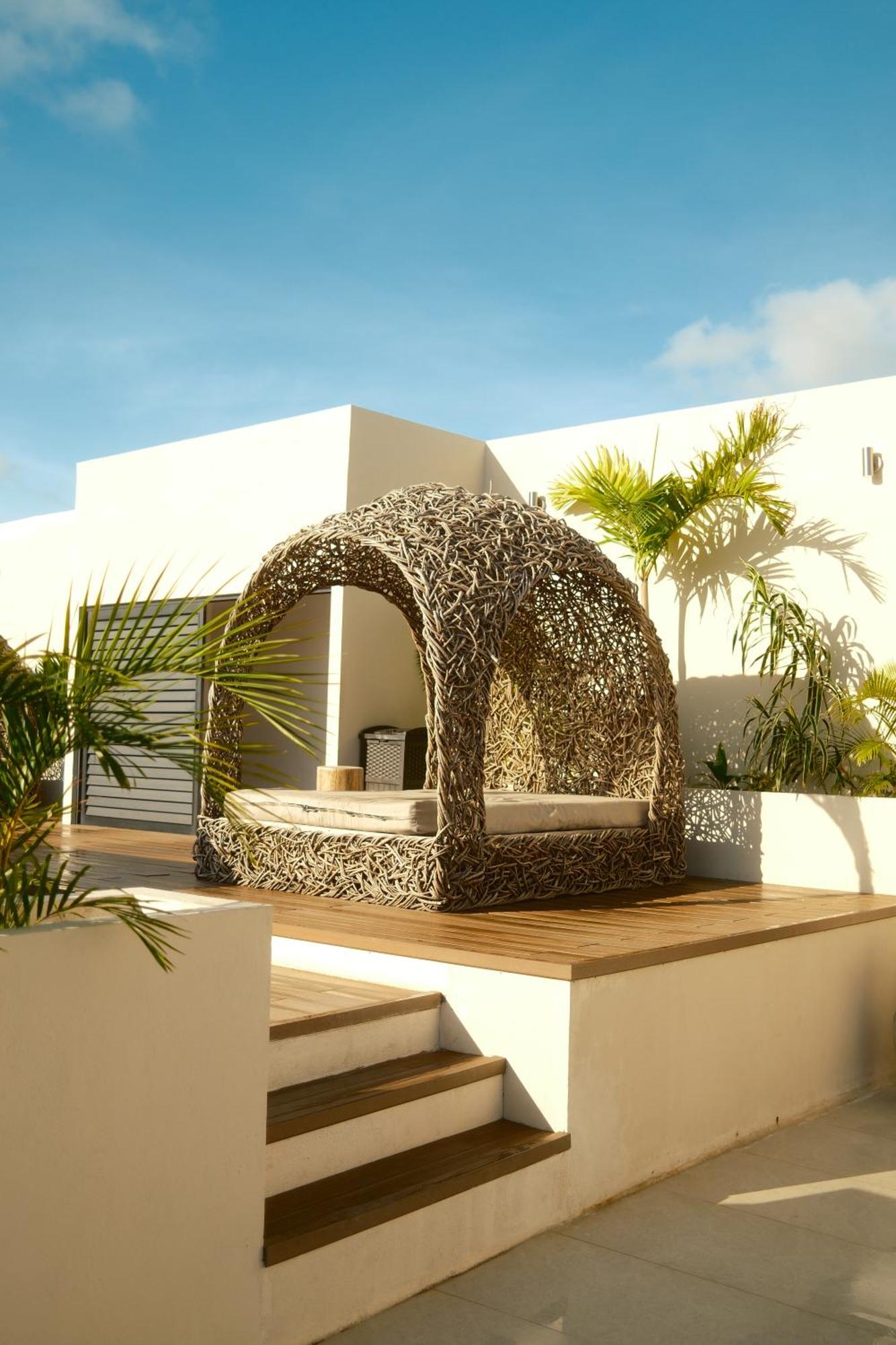 Downtown Penthouse with Private Pool, Rooftop Pool and Gym, short distance from Beaches, Restaurants & Nightlife, foto 11