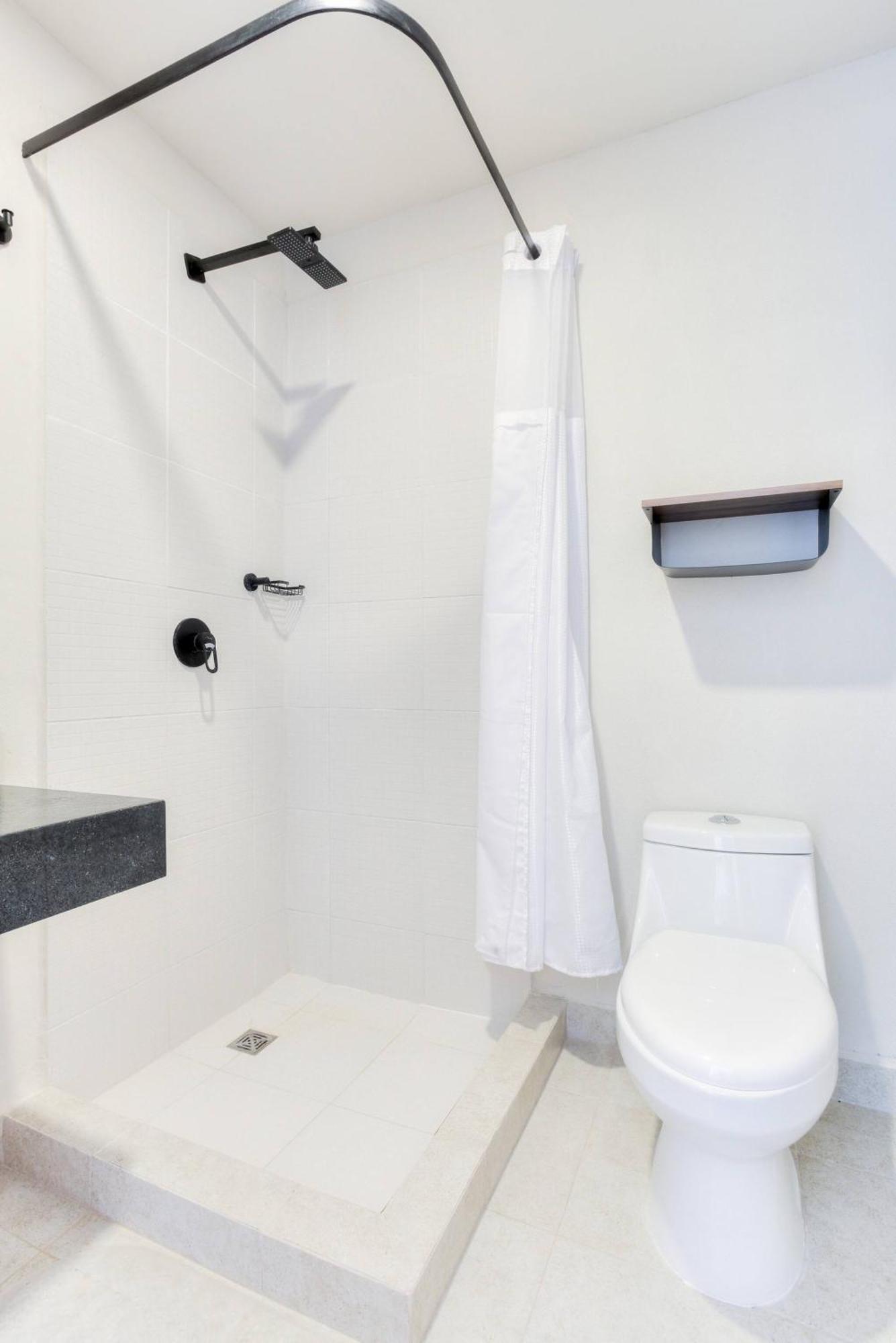 Centrally Located Apartment w Pool / Gym / Cowork, foto 11