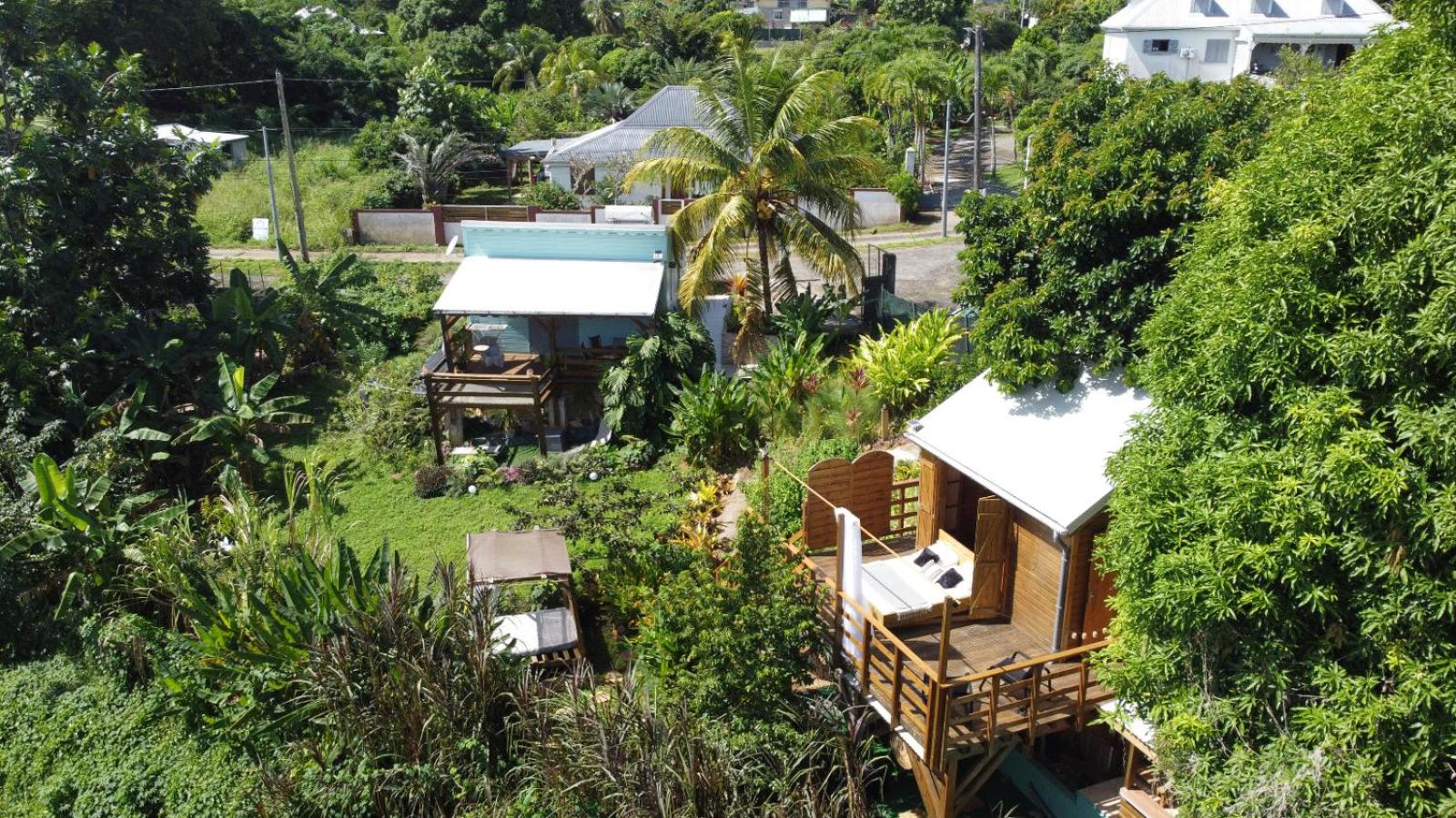 Lodges atypiques, filet suspendu ou lit mobile pour expérience unique sous les etoiles