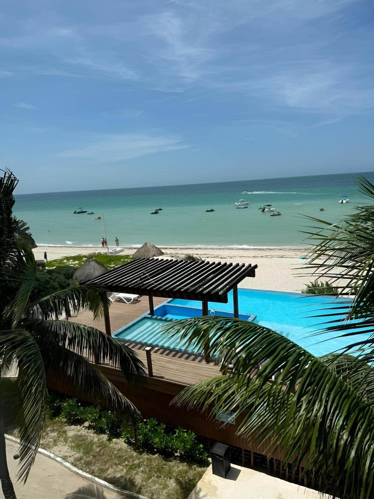 Departamento frente al mar con alberca