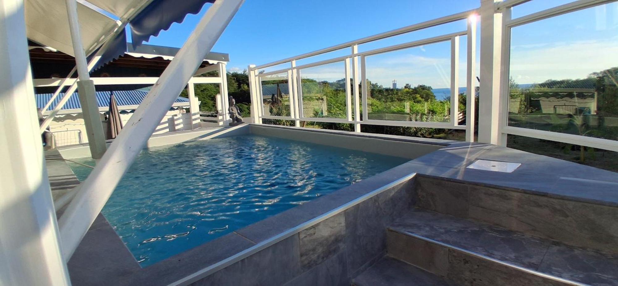 Gîtes Capra Pomme Surette piscine et spa