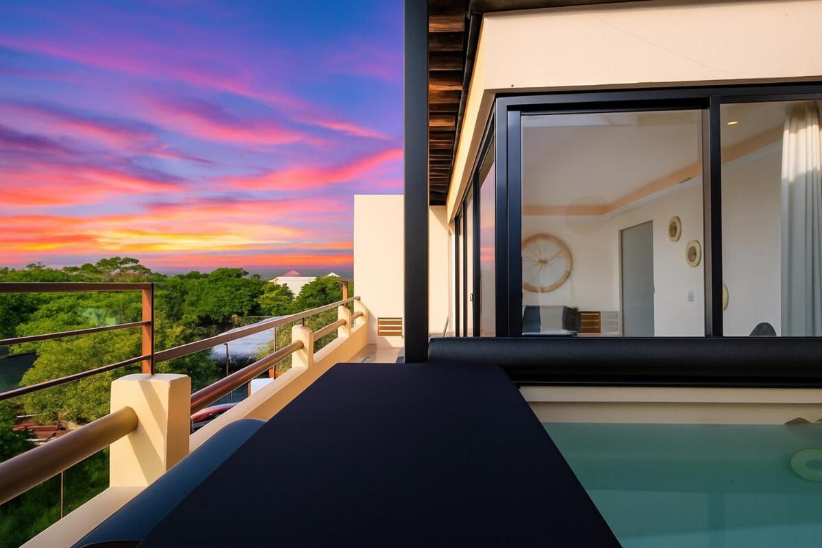 Luxury PH Private Pool and Roof 13 pax steps 5av Beach