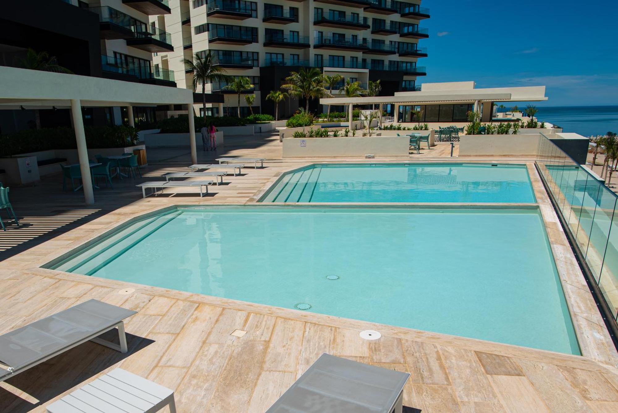 Ocean and Marina views from this fantastic beachfront condo, imagen 4
