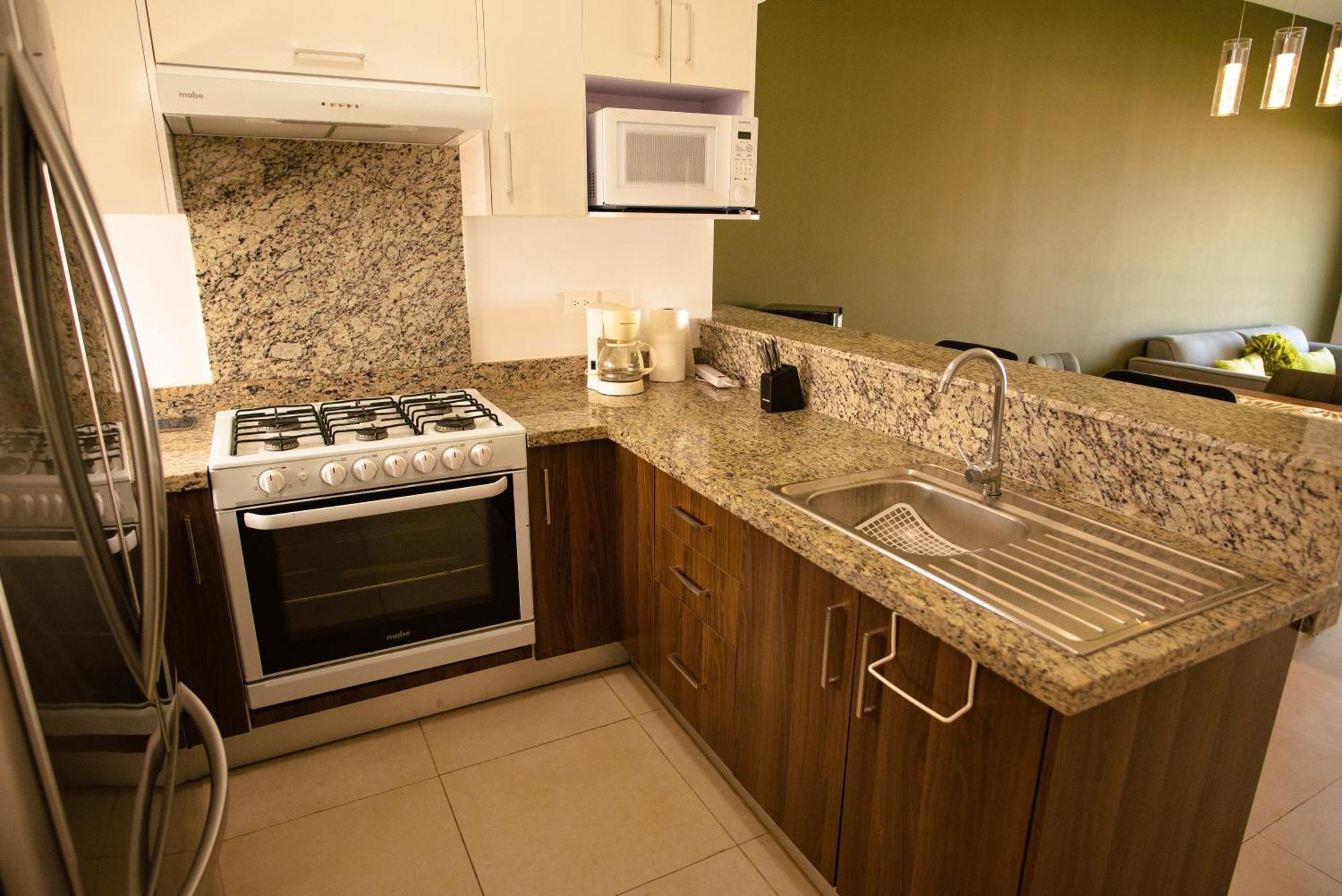 Cozy, elegant 2BR Via Montejo, steps to US Consulate, foto 9