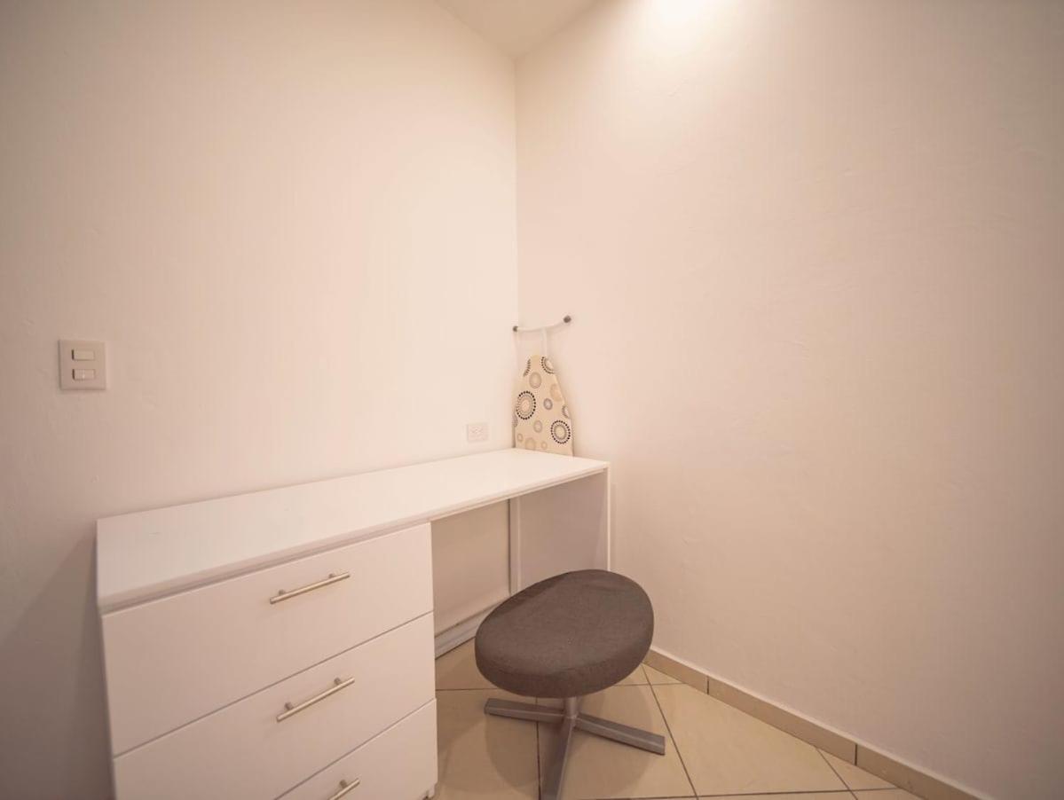 Plaza Achim 2BR APT heart of nightlife area, foto 15