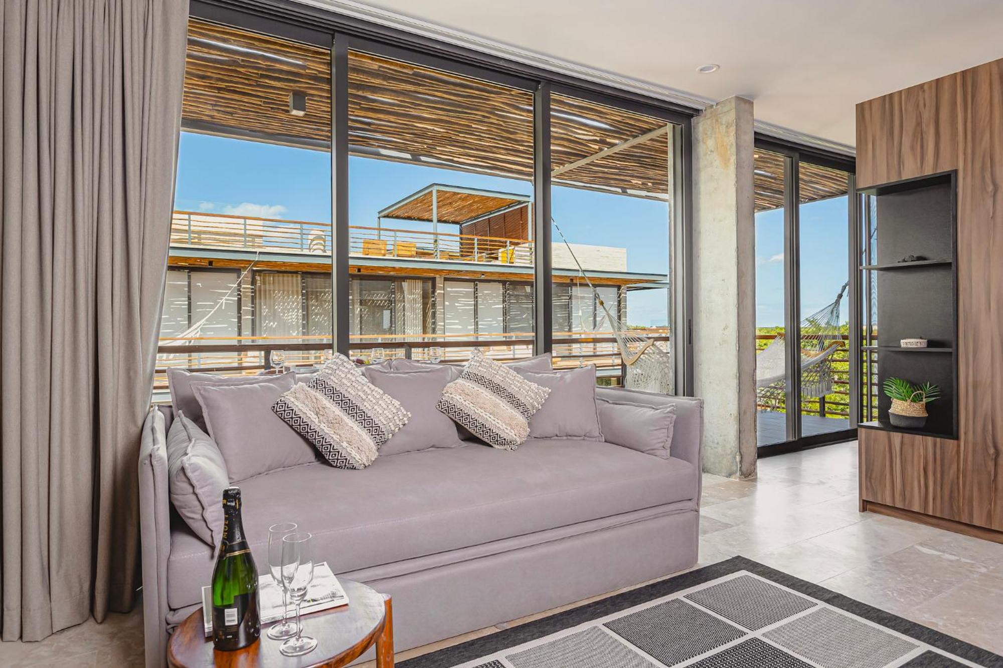 Nuju Rentals - Luxury Apartments with Pool Jacuzzi and Sauna, imagen 4