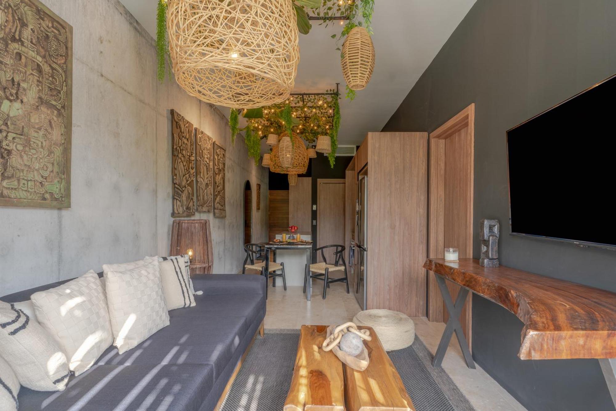 Nuju Rentals - BeUtiful Apartments with Swimout-Gym-Rooftop-Pool, foto 6