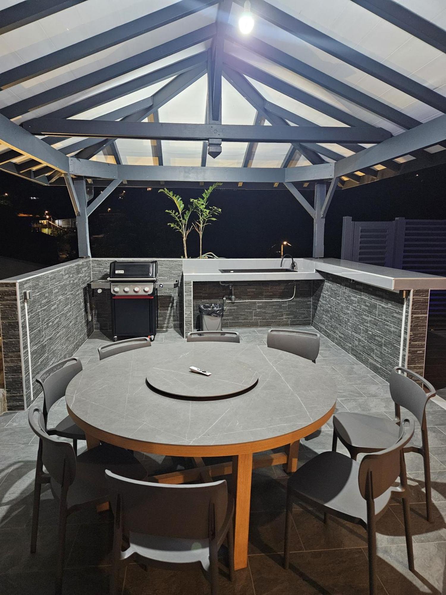 Évasion Créole Détente tropicale avec piscine, jacuzzi et plage à proximité!, imagen 4
