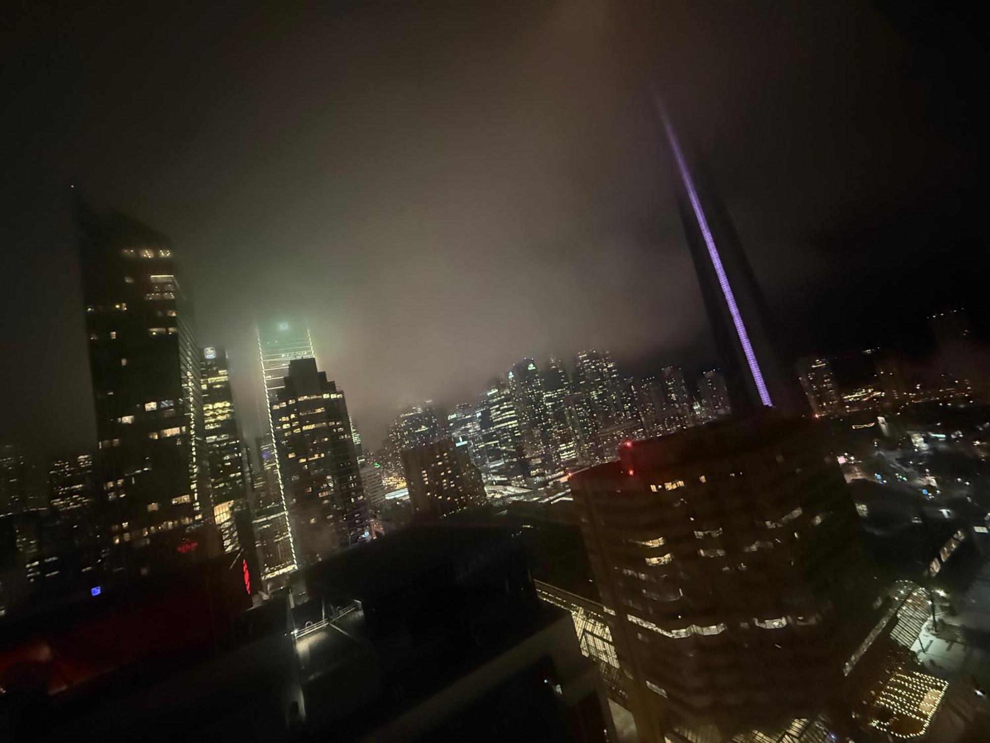 Chol Furnished Suites 2 Bedrooms Downtown Toronto Million Dollar CN Tower View MTCC Rogers Centre Blue Jays TIFF Parking — foto 2