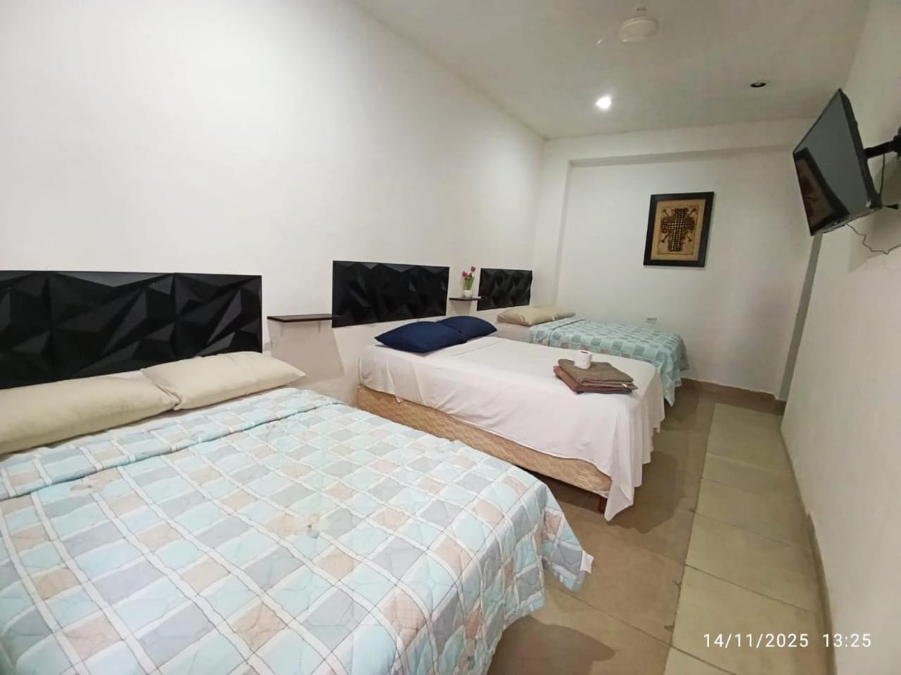 Hotel y Hostal AH MUN