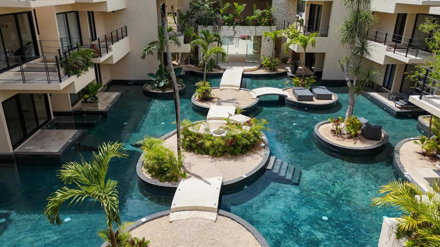 Boho chic 2BR with swim-up pool near the beach, imagen 2