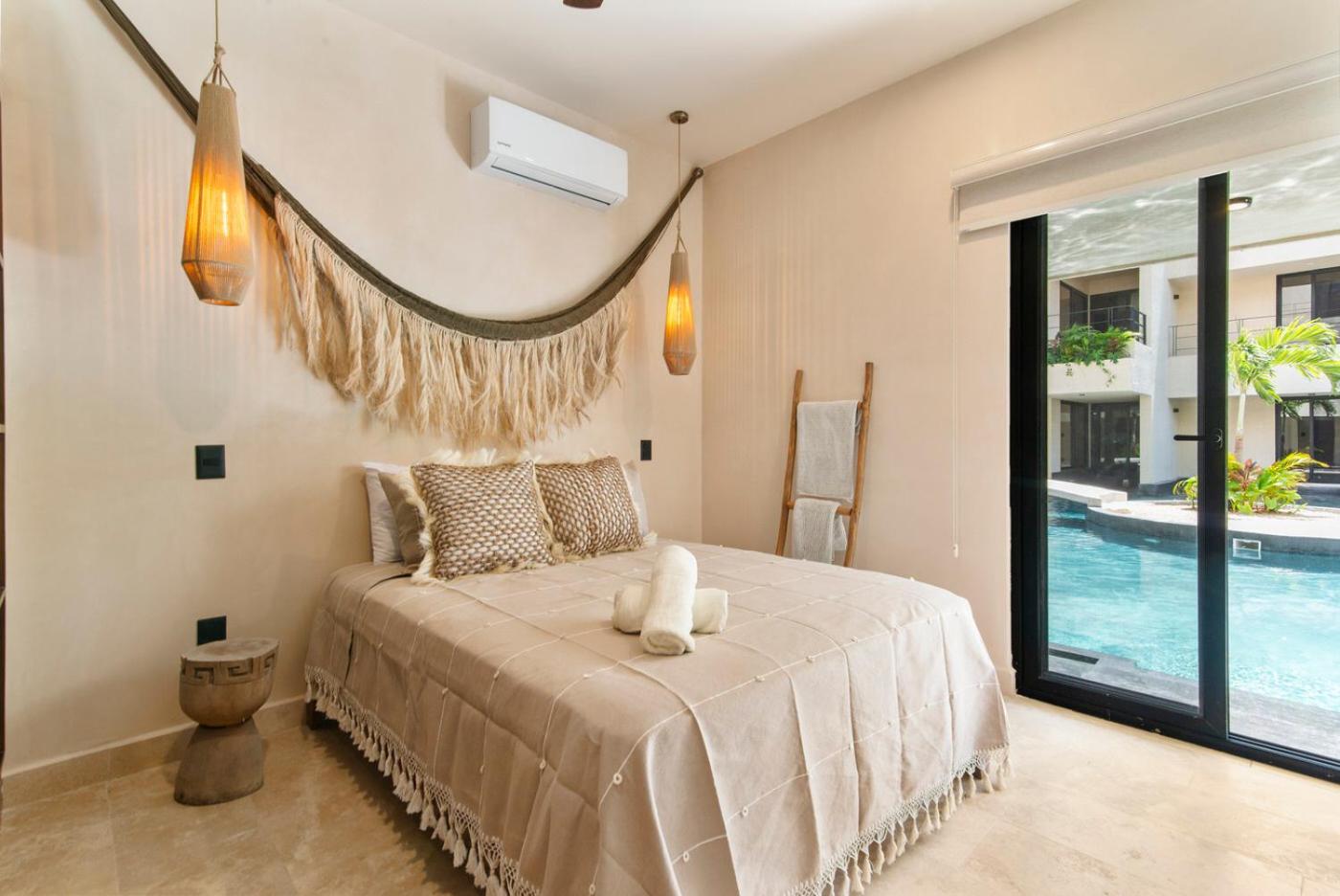 Boho chic 2BR with swim-up pool near the beach, imagen 3