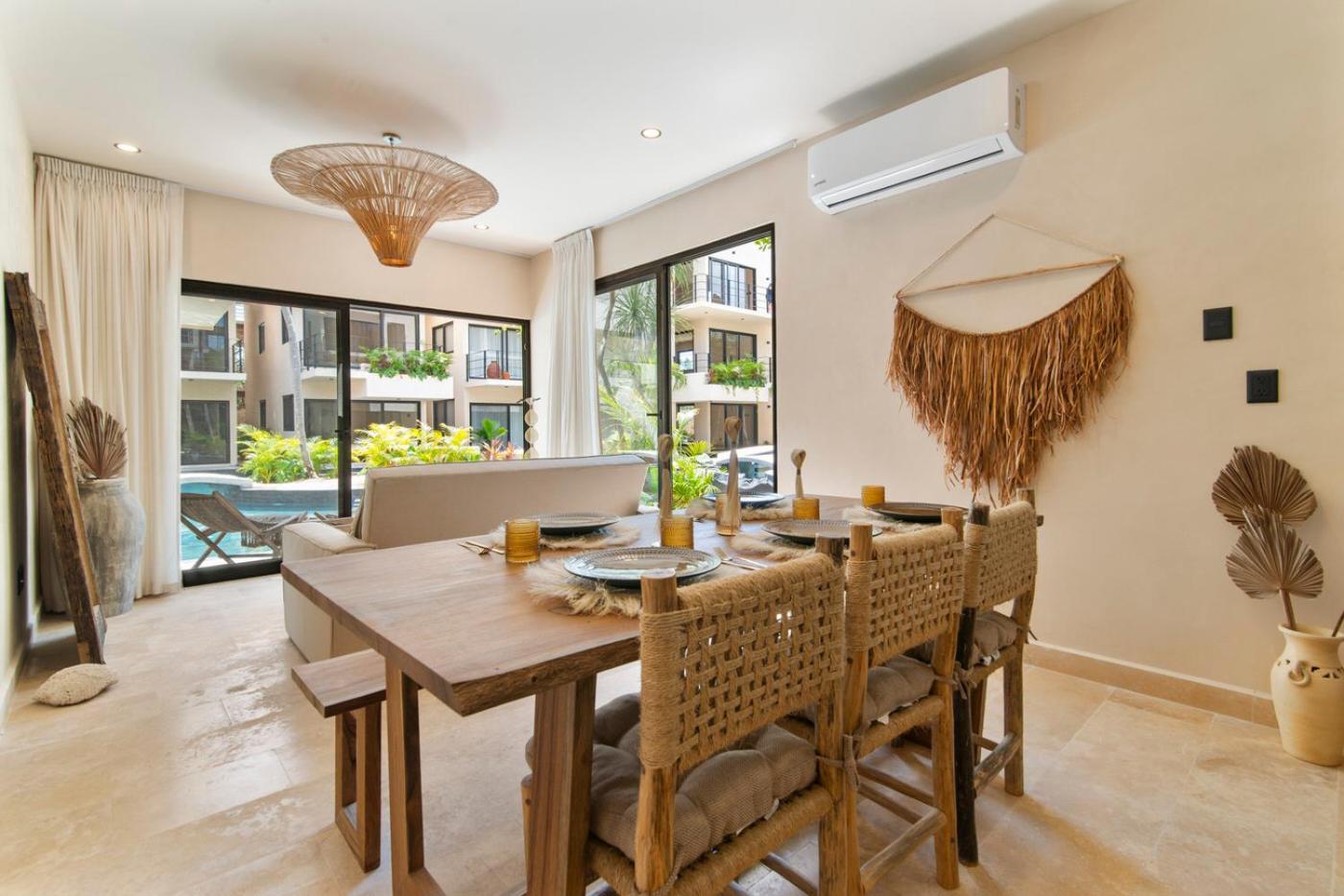 Boho chic 2BR with swim-up pool near the beach, foto 6
