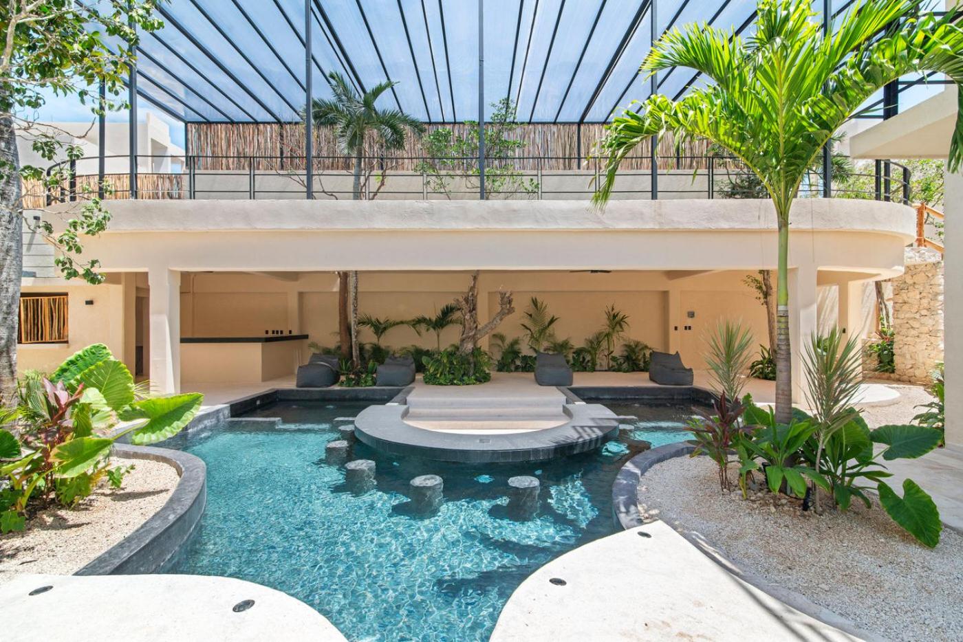 Boho chic 2BR with swim-up pool near the beach, foto 9