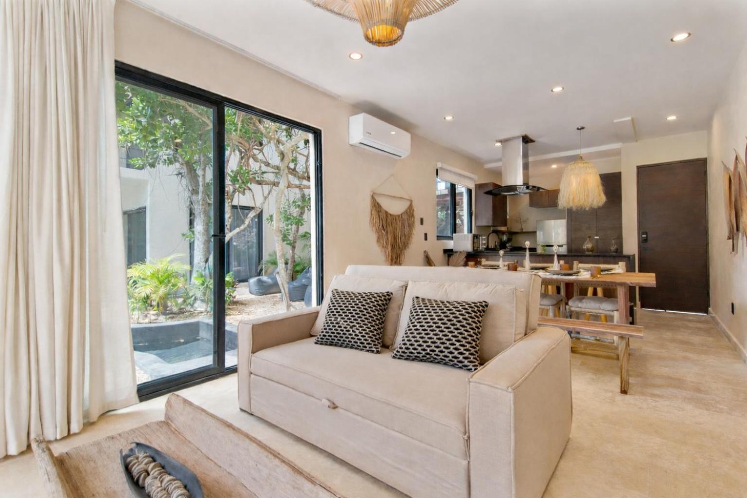 Boho chic 2BR with swim-up pool near the beach, foto 12